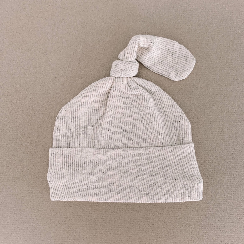 Oatmeal Ribbed Knotted Beanie